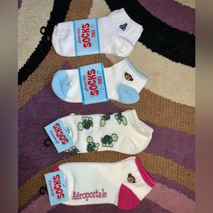 4 Pair of Aeropostale Socks --- Size 9-11 --- NWT